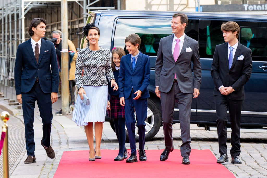 Joaquín de Dinamarca, Marie de Dinamarca, Nicolas de Dinamarca, Felix de Dinamarca, Henrik de Dinamarca y Athena de Dinamarca 
