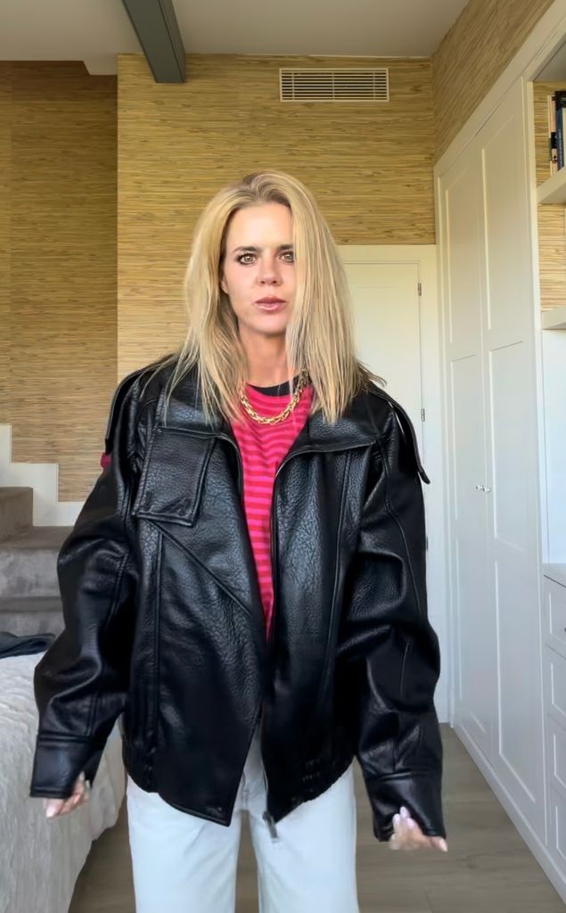 Amelia Bono con total look de Zara.