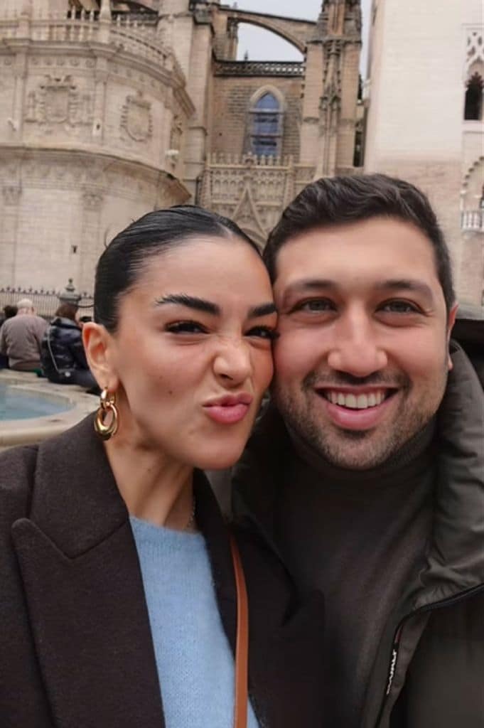 Ale se convirtió en la mejor guía de turistas para su prometido Nader.