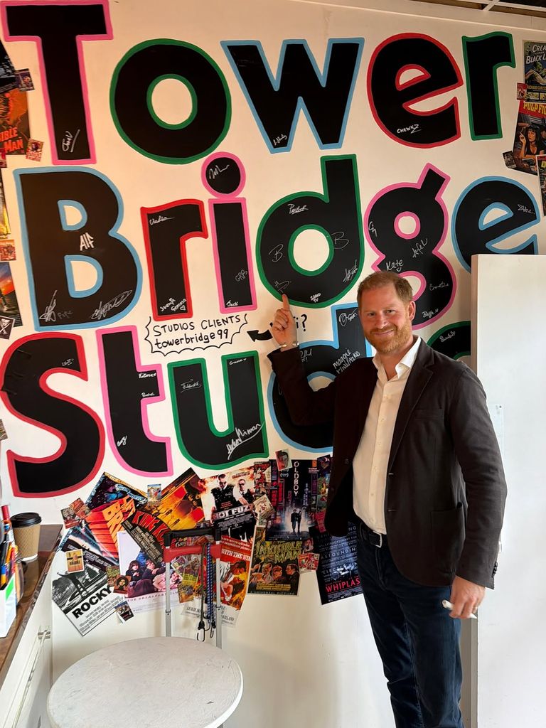 El príncipe Harry en los Tower Bridge Studios de Londres