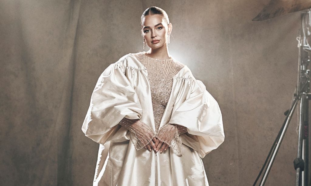 Laura Escanes con su look de las campanadas de Nochevieja 2023.