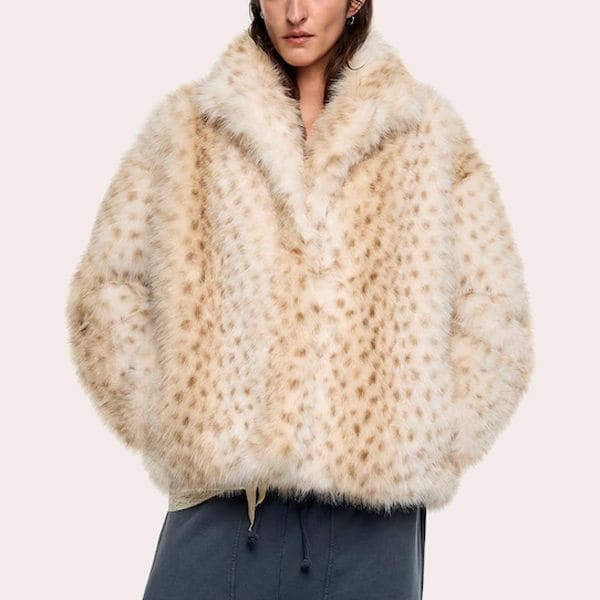 Abrigo de mujer corto pelo