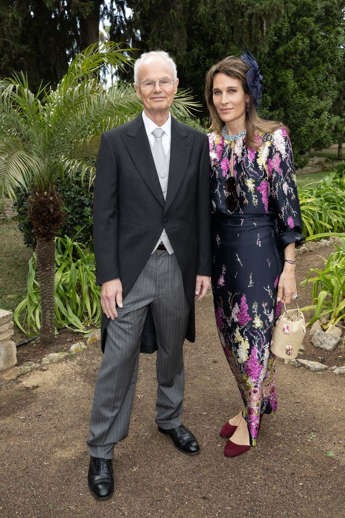 SAR Prince Alvaro dâOrleans Bourbon et son Ã©pouse SAR Princesse Antonella dâOrleans-Bourbon Mariage du Prince Alonso dâOrlÃ©ans-Bourbon & Charlotte de Liedekerke de Pailhe au Palais Finca el Botanico, le 3 mai 2025 Ã  SanlÃºcar de Barrameda, Espagne.  Photo David NIVIERE