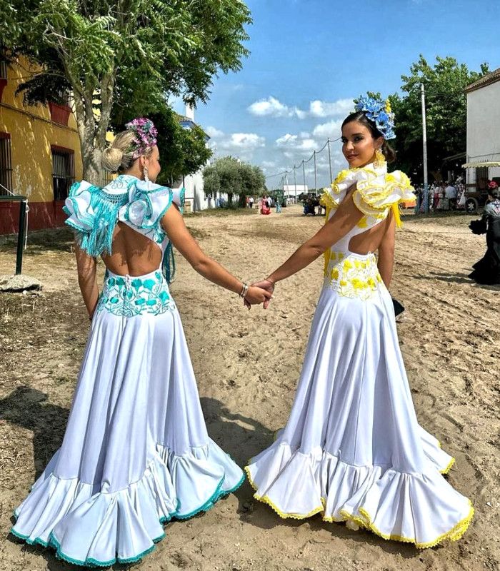 Alba Silva con su hermana Macarena