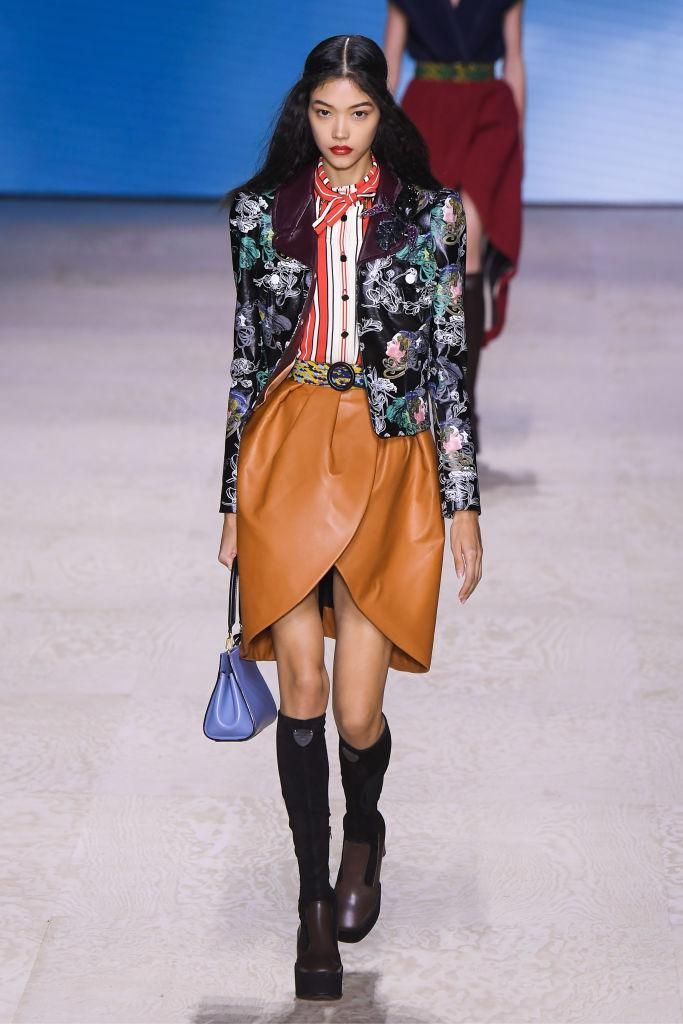 falda de cuero de louis vuitton