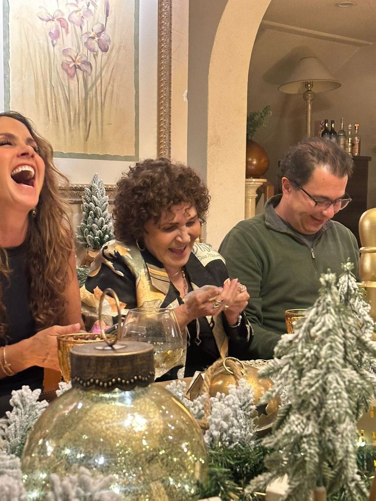 Lucero y los suyos pasaron un grato momento en familia