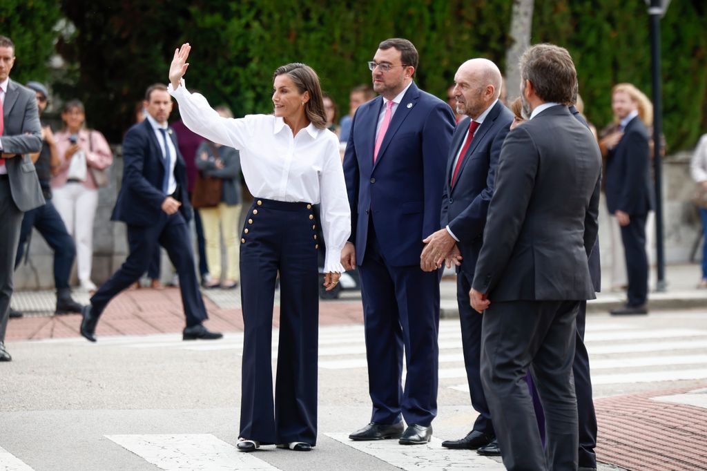 La reina Letizia a su llegada al colegio La Gesta de Oviedo