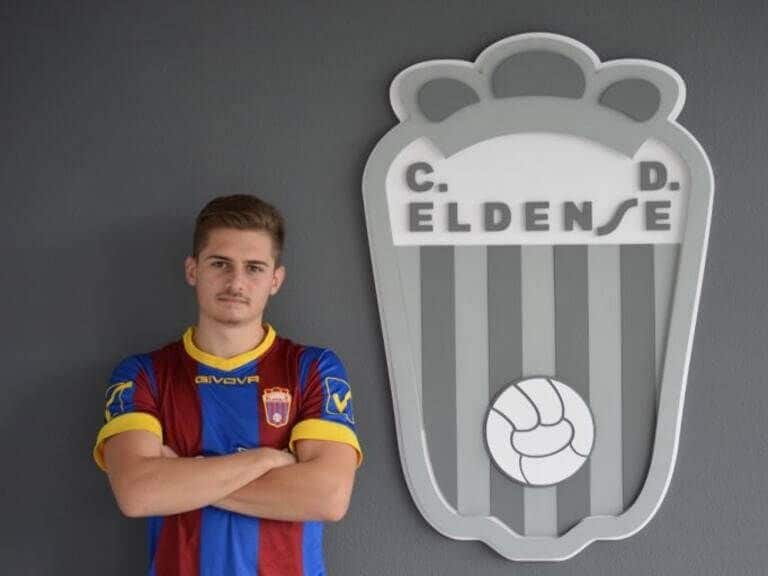 Plano medio de José Castillejo, excanterano del Valencia CF