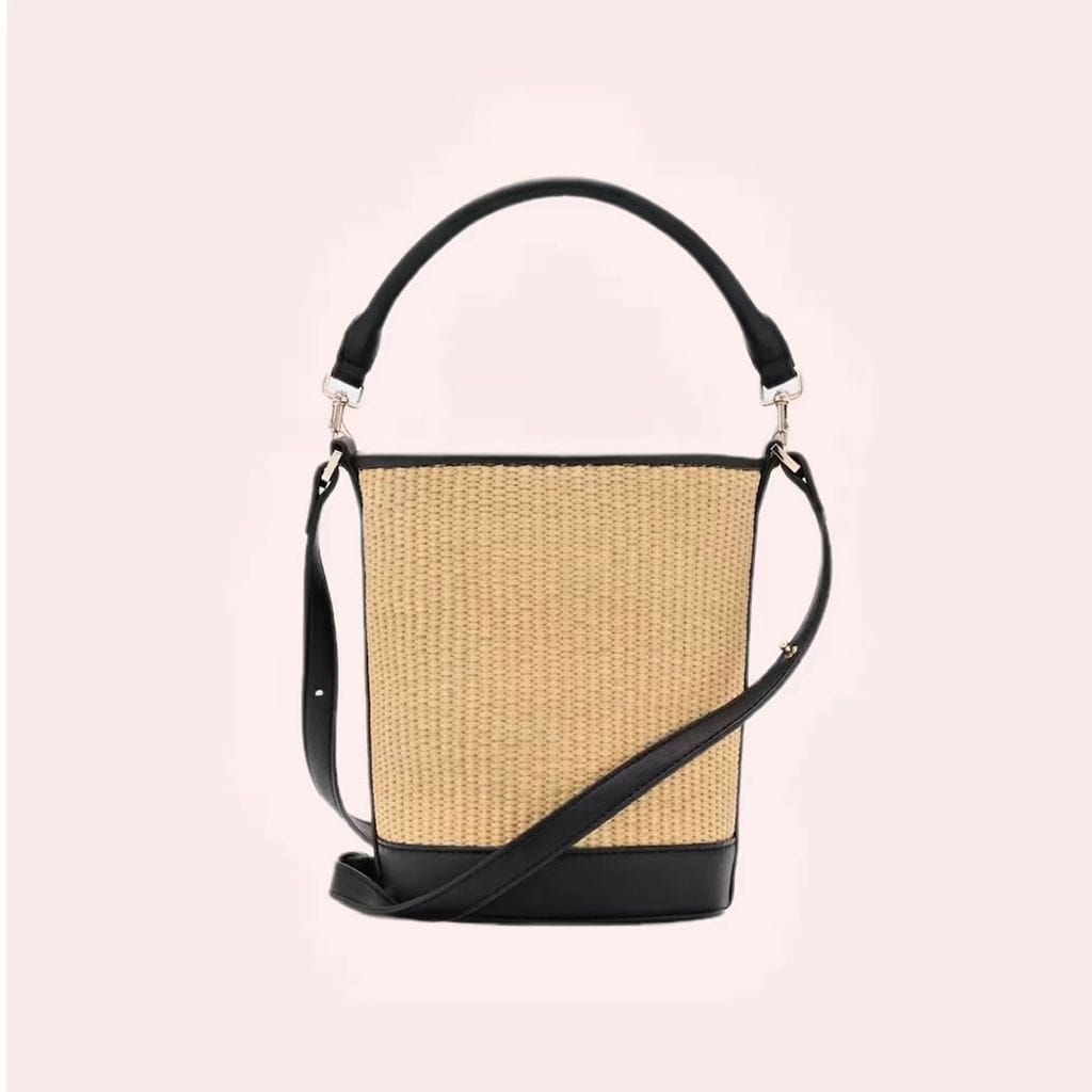 Bolso bucket de rafia pequeño de Mango