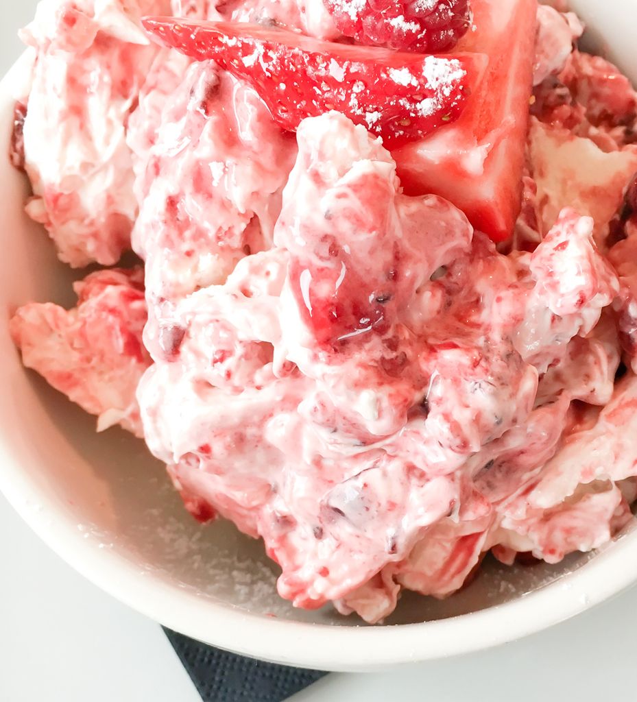 Postres inglés con fresas Eton Mess.