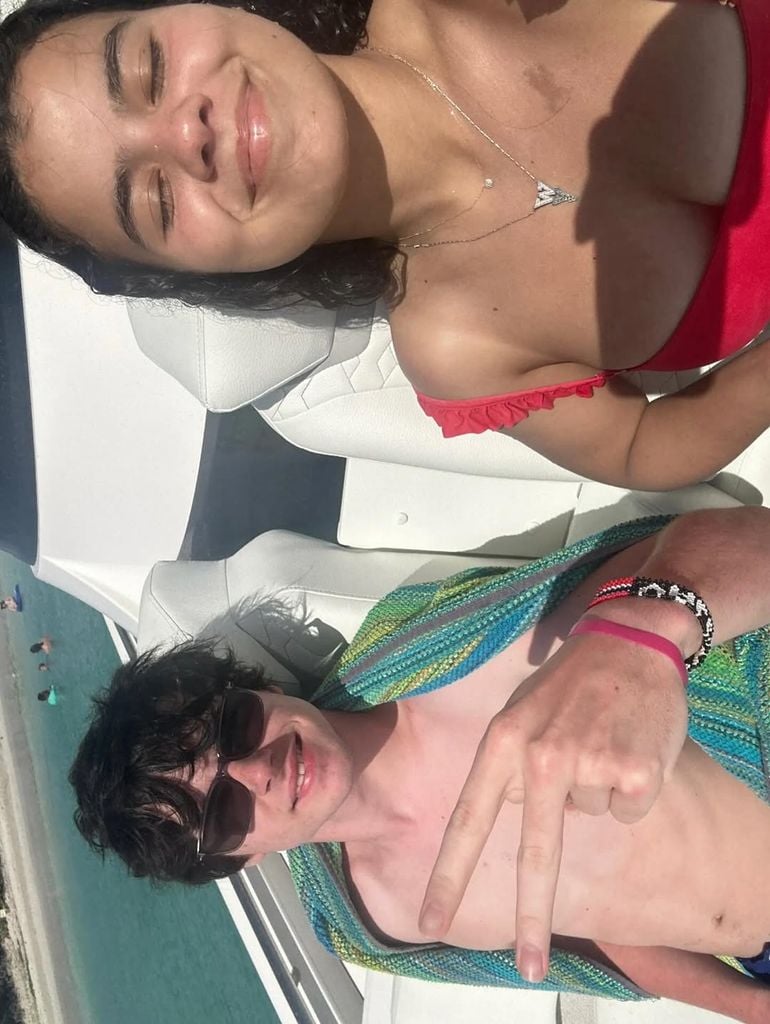 Tino Martin con su buena amiga Yelena Morera.