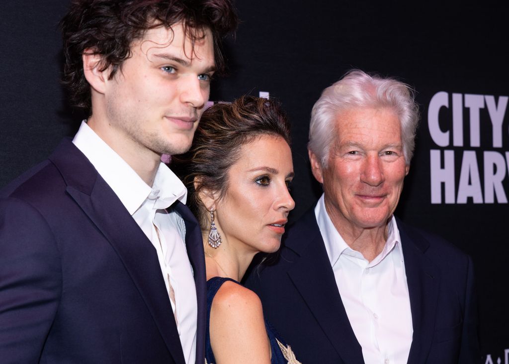 Alejandra y Richard Gere con el hijo del actor, Homer, en una noche solidaria en Nueva York