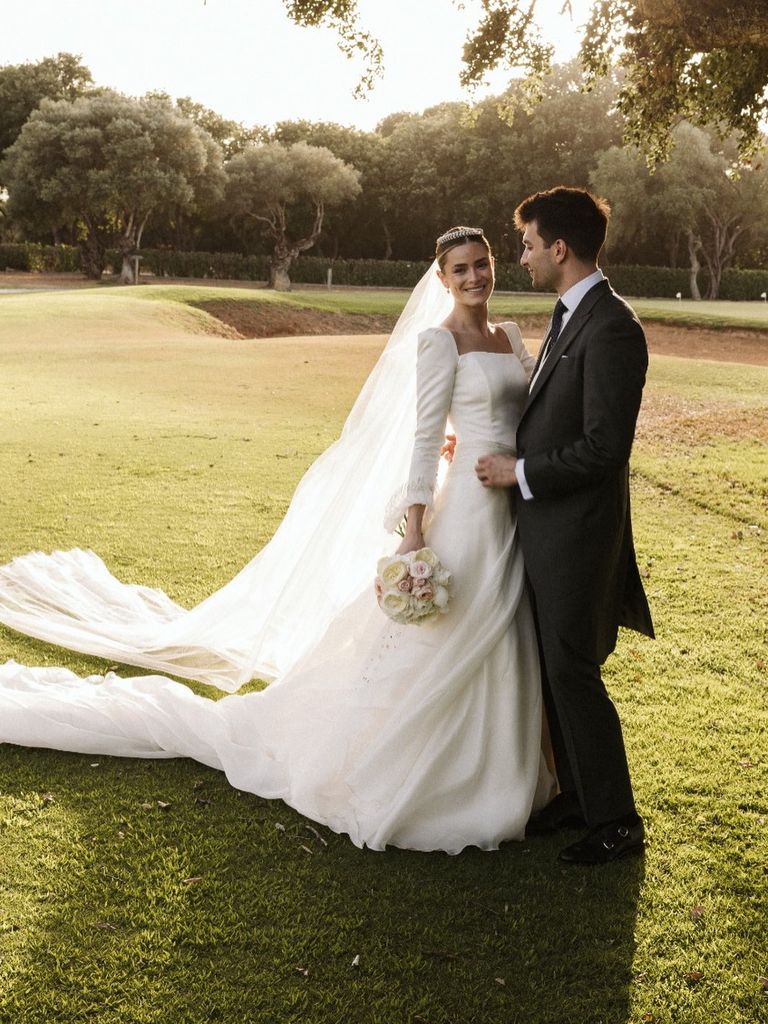 Vestidos de novia con escote cuadrado Valenzuela