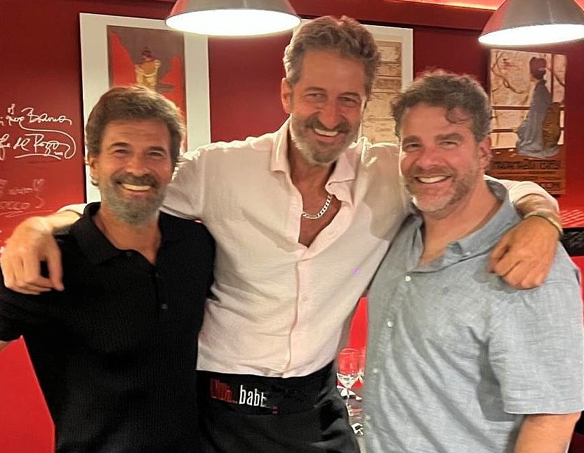 Rodolfo Sancho con sus compañeros de Al salir de clase