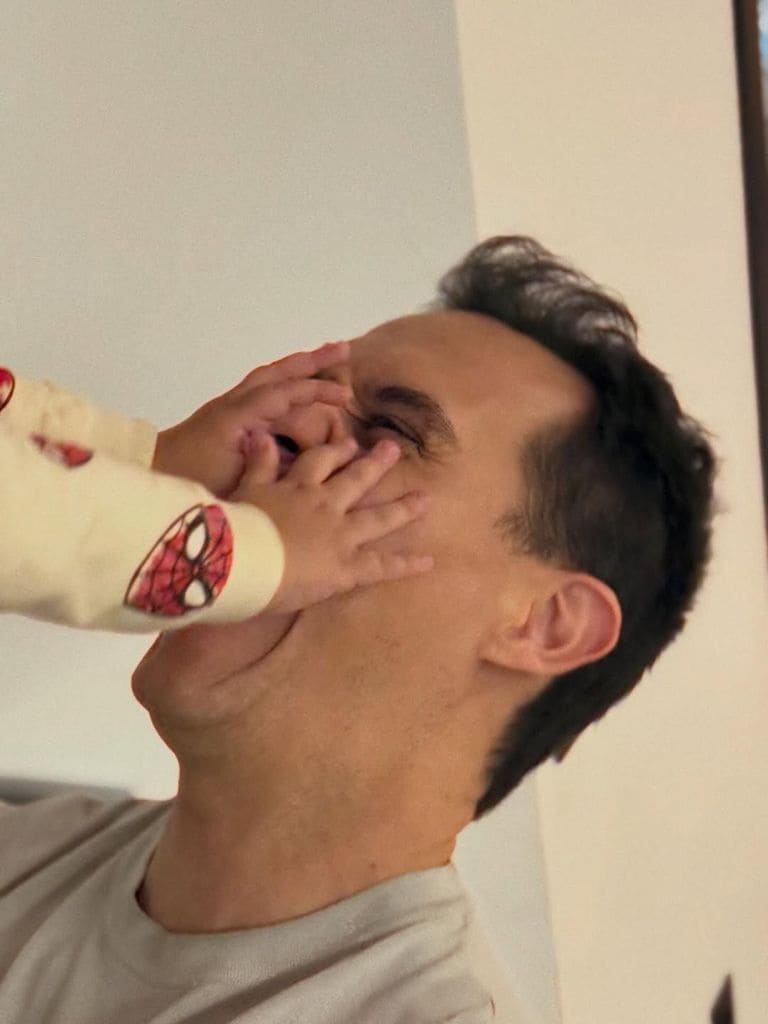 Christian Gálvez con su hijo