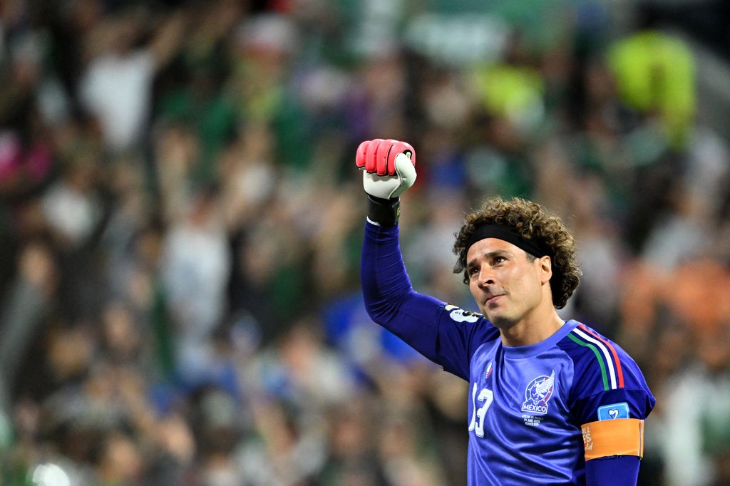 Los seis minuots en la cancha fueron una emotiva despedida del Mundial para el portero en de la Selección Mexicana 