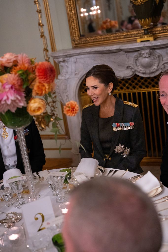 La reina Mary de Dinamarca en Palacio de Christian VII, en Amalienborg, para una cena de gala, 2026.