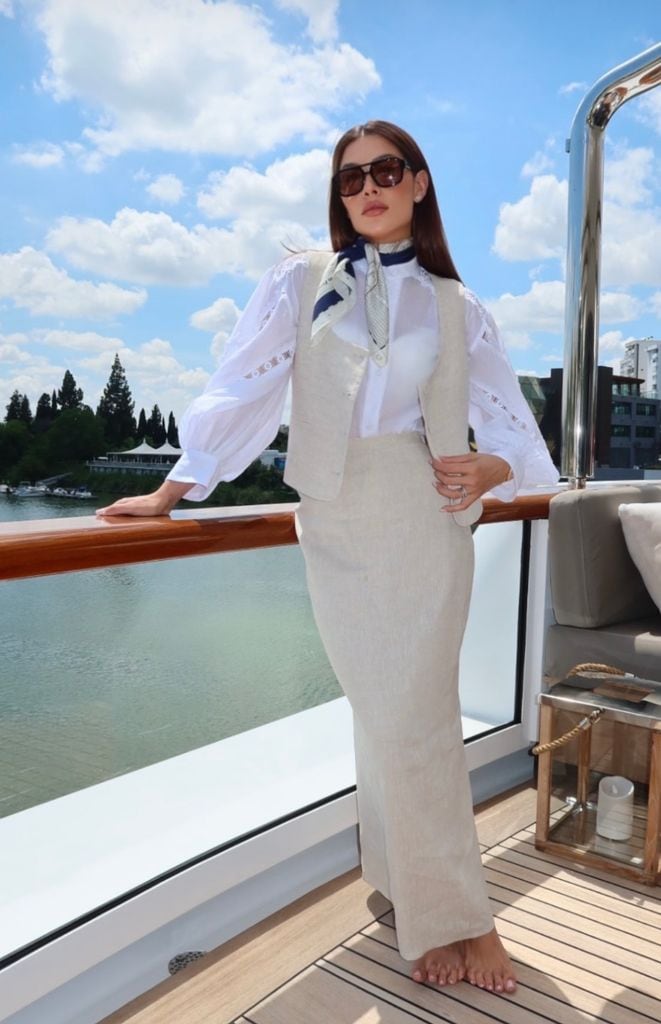 A través de su cuenta de Instagram, la influencer ha estado compartiendo detalles de esta divertida visita al sur de España.
