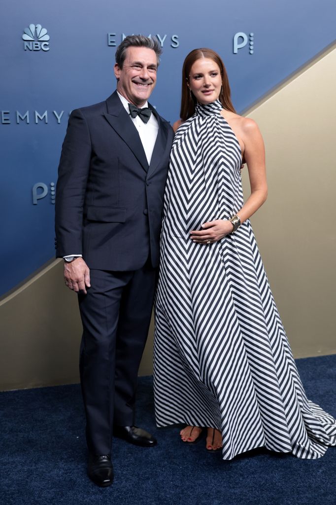 Jon Hamm y Anna Osceola
