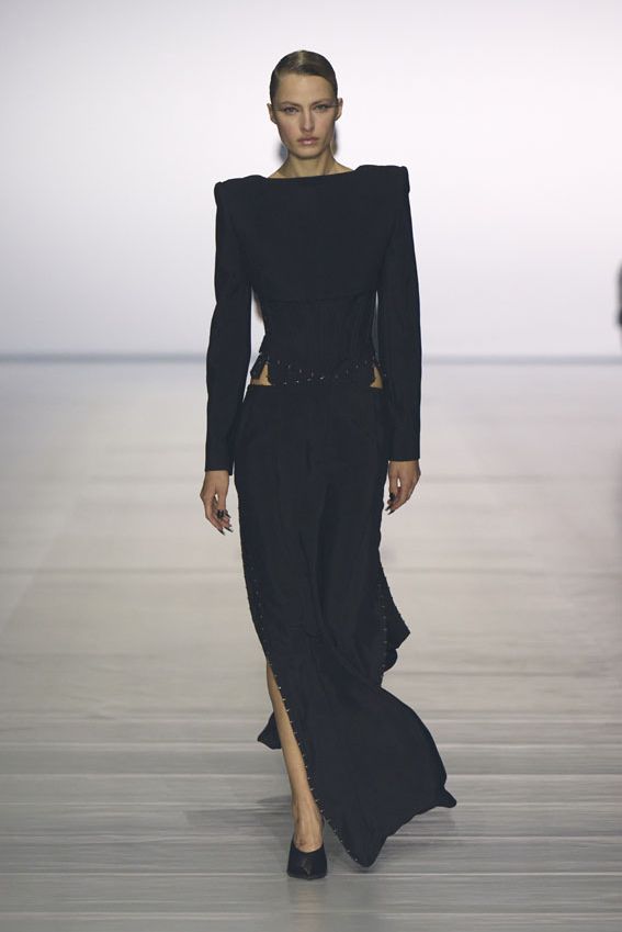 mugler004a