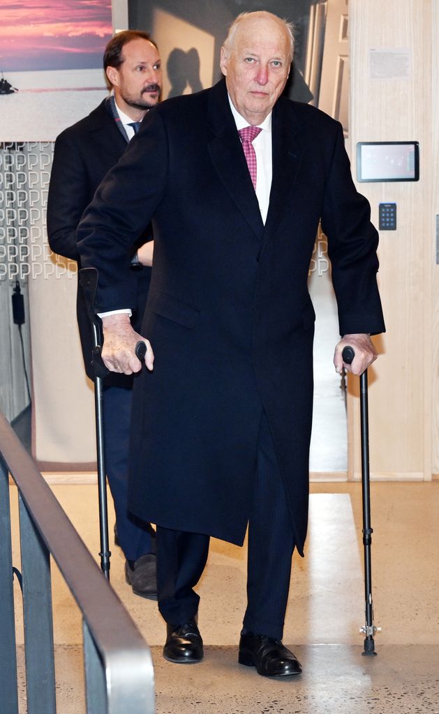 El rey Harald de Noruega, de 89 años, lleva diez días hospitalizado después de que una anemia hemolítica y posteriores complicaciones obligaran a su ingreso