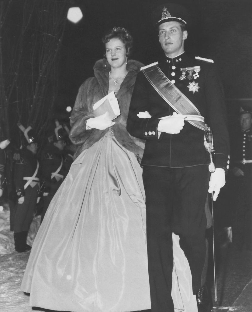El 12 de enero de 1961, la princesa noruega Astrid se casó. El hermano menor de la novia, el príncipe heredero Harald, estaba acompañado por la heredera danesa al trono, la princesa Margarita
