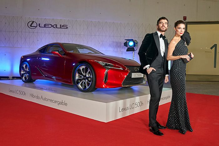 Juana Acosta y Alfonso Bassave