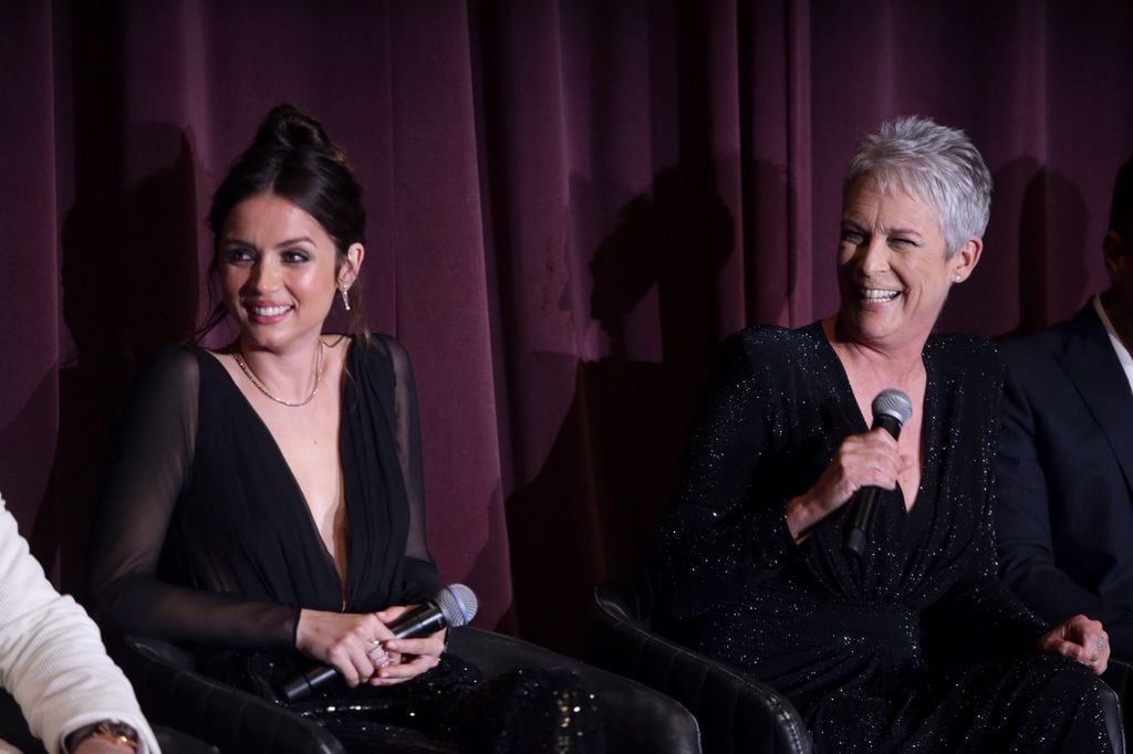 Ana de Armas y Jamie Lee Curtis