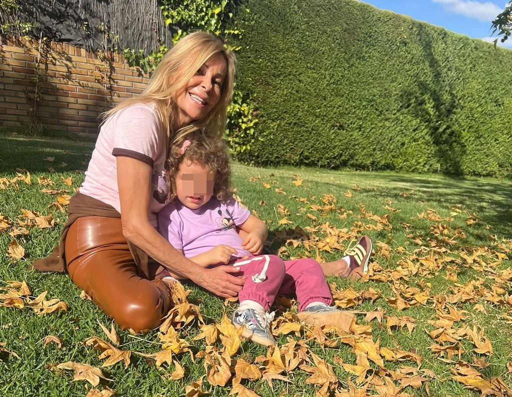 Ana Obregón, con su pequeña Anita