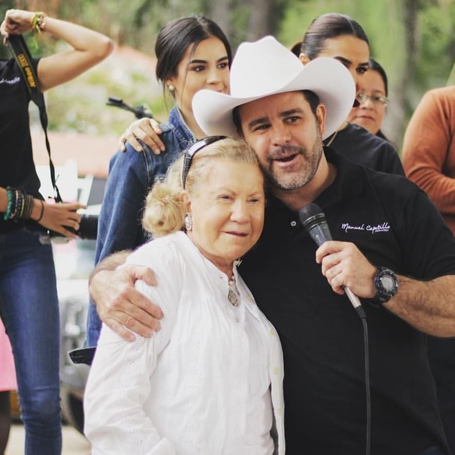 Eduardo Capetillo junto a su mamá