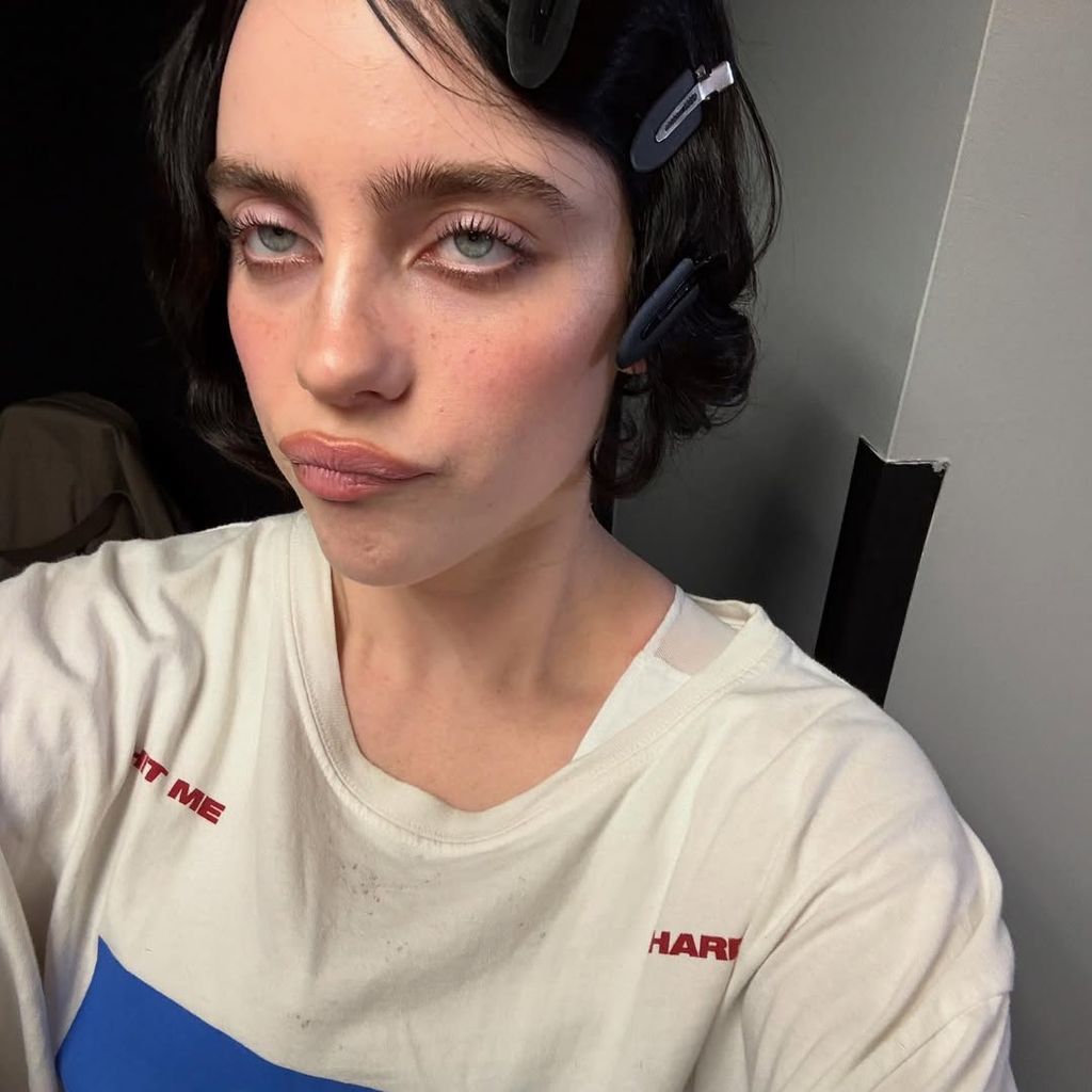 Billie compartió una nueva colección de fotos en Instagram, tan icónicas como siempre