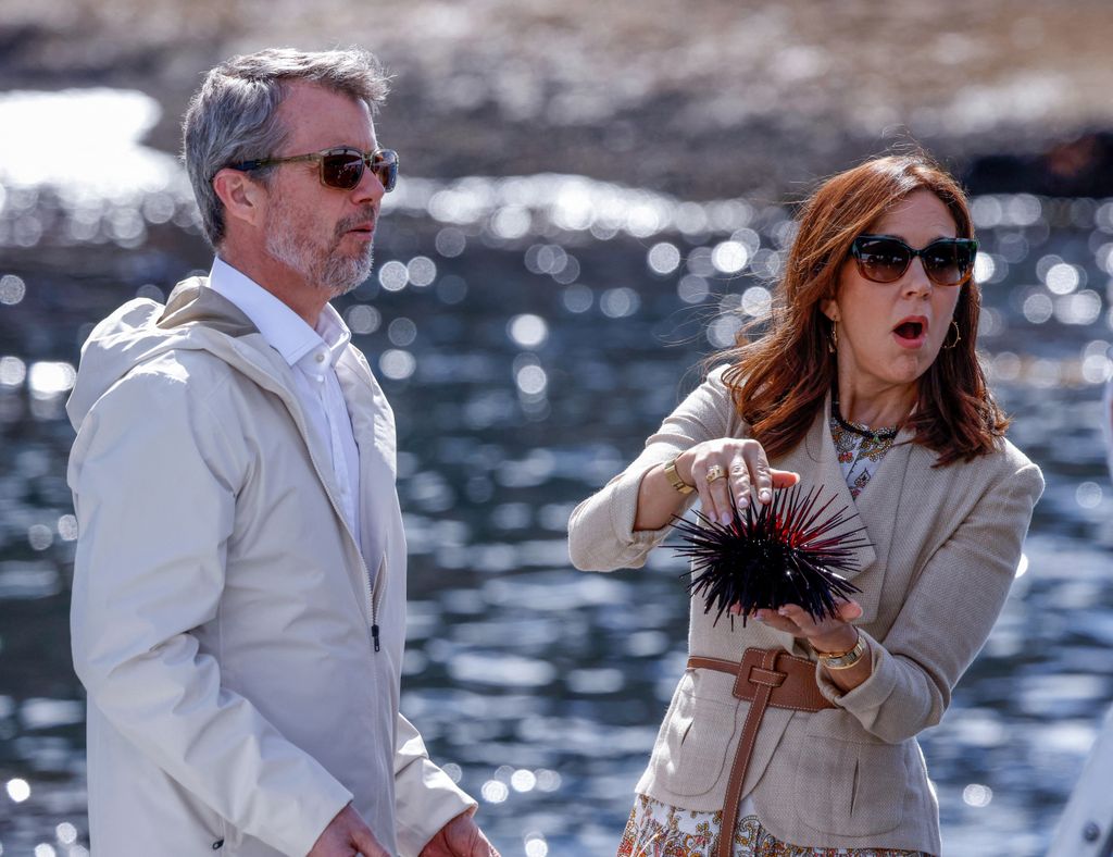 Divertida foto de Mary de Dinamarca con un erizo de mar