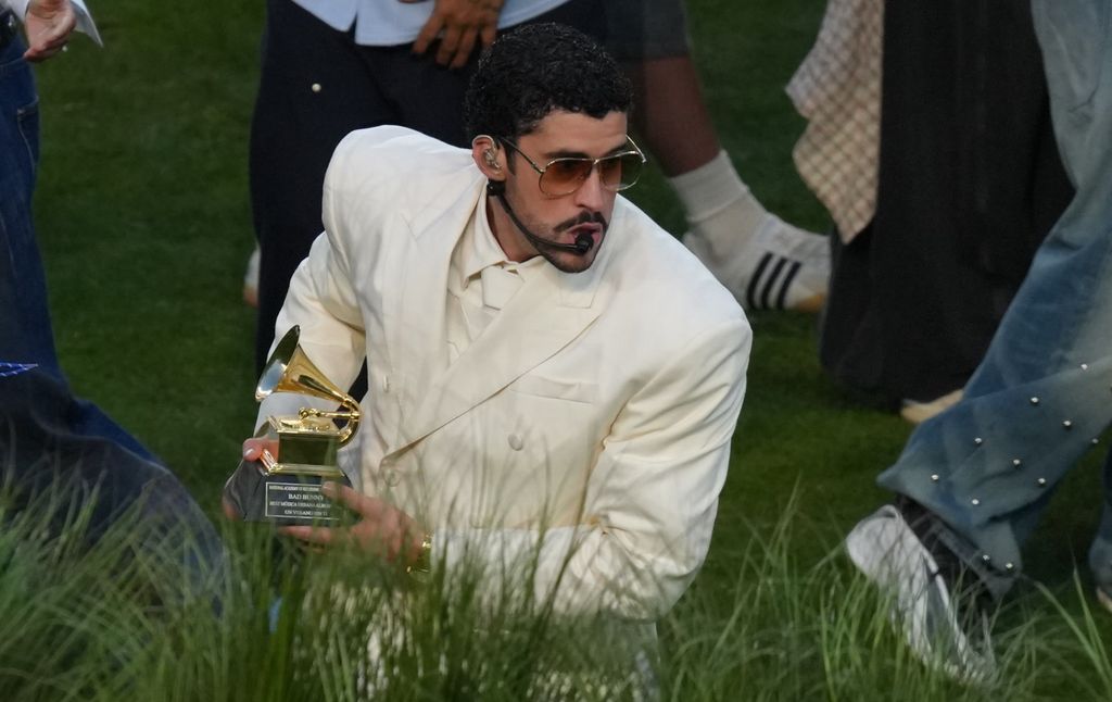 Bad Bunny durante su 'show' en la super bowl
