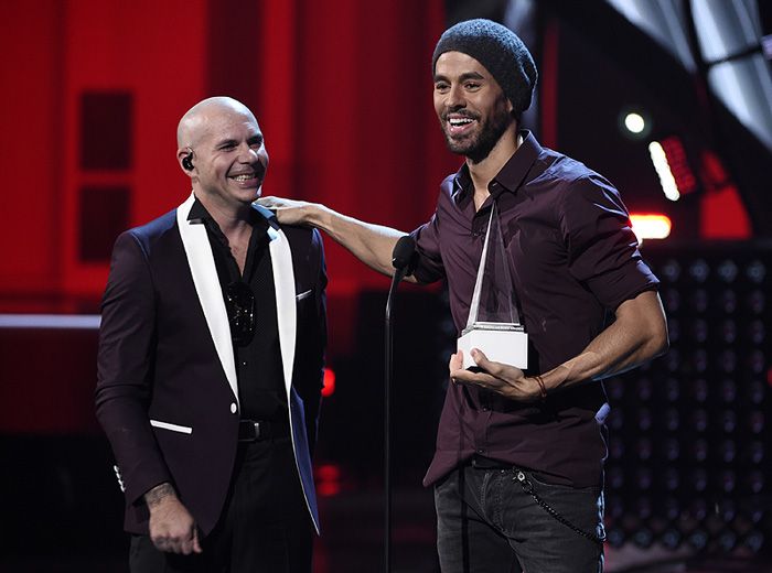 Enrique Iglesias y Pitbull