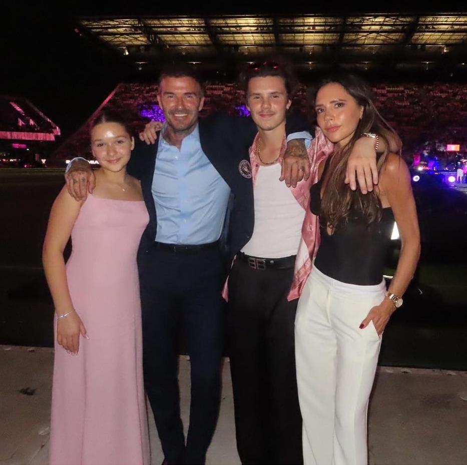 victoria beckham con sus hijos