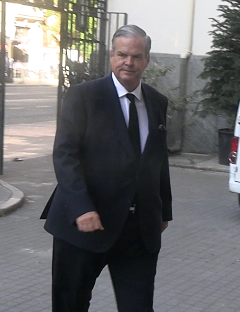 Antonio Fournier, visiblemente emocionado y arropado por el afecto de familiares y amigos