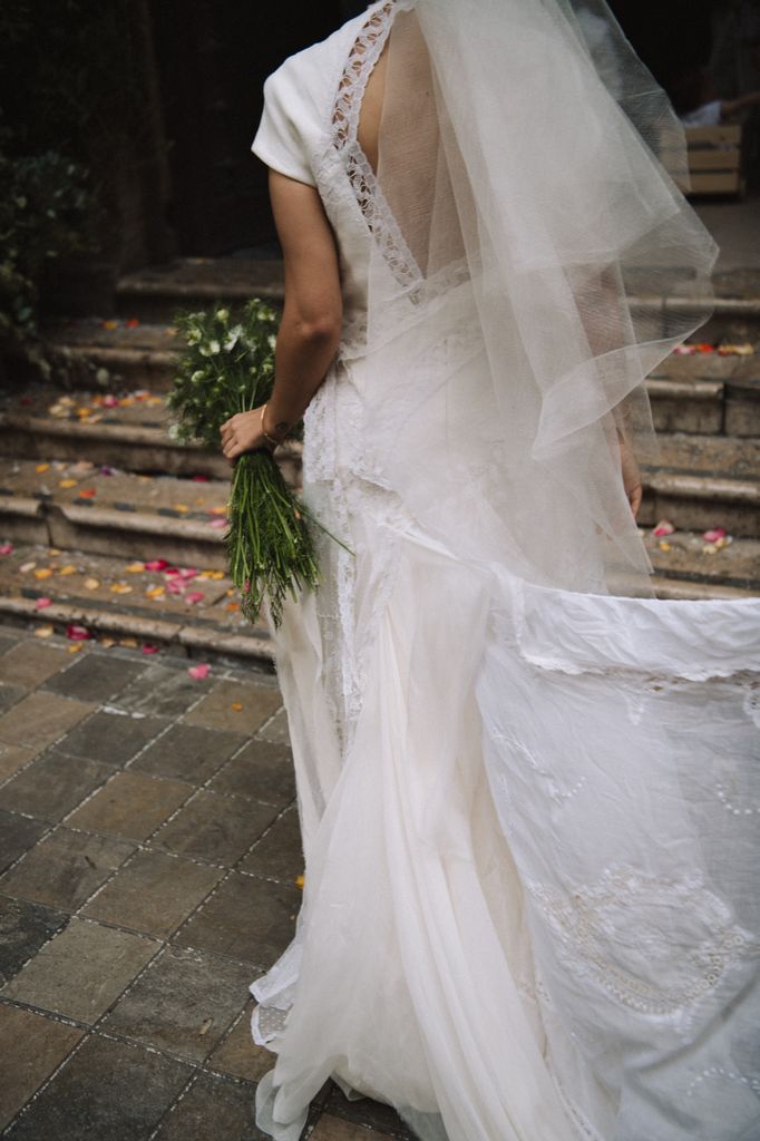 Detalles del vestido de Mónica Calles de Candela.