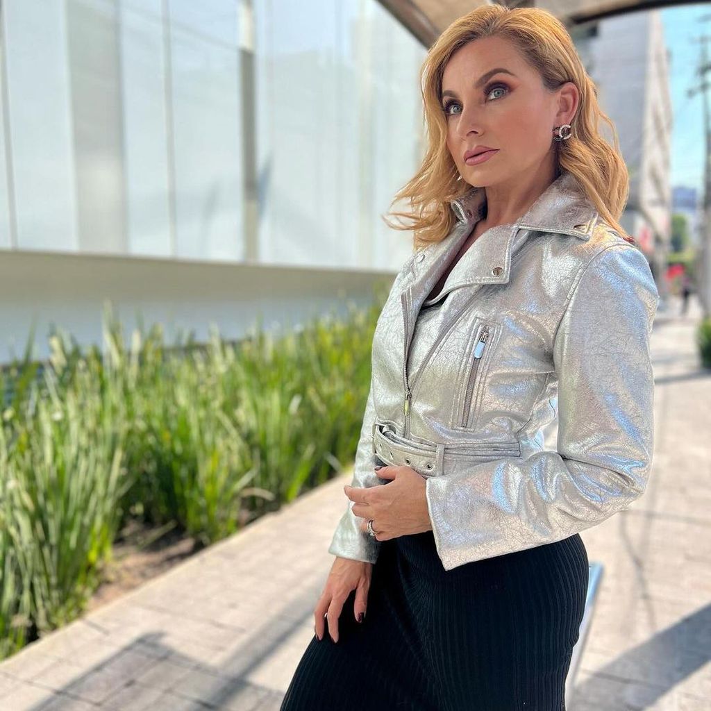 Elizabeth Álvarez
