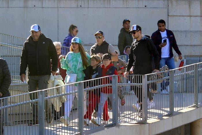 Shakira y Piqué en un partido de su hijo tras llegar a un acuerdo