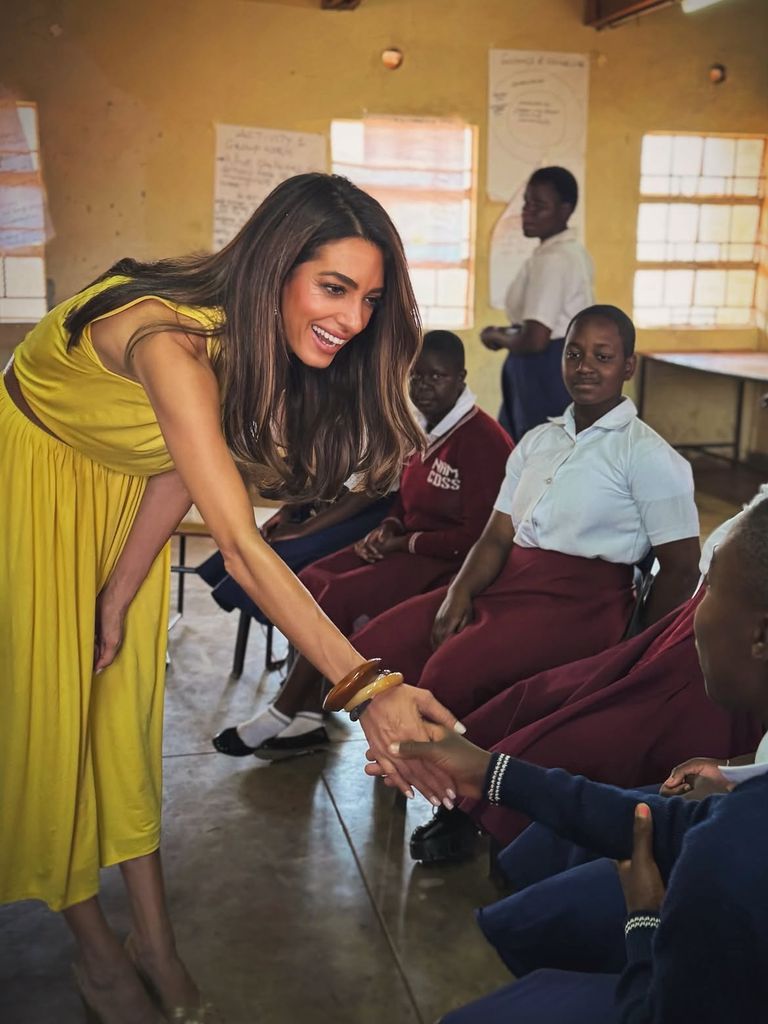 El importante motivo por el que Amal Clooney ha regresado a Malawi tres años después
