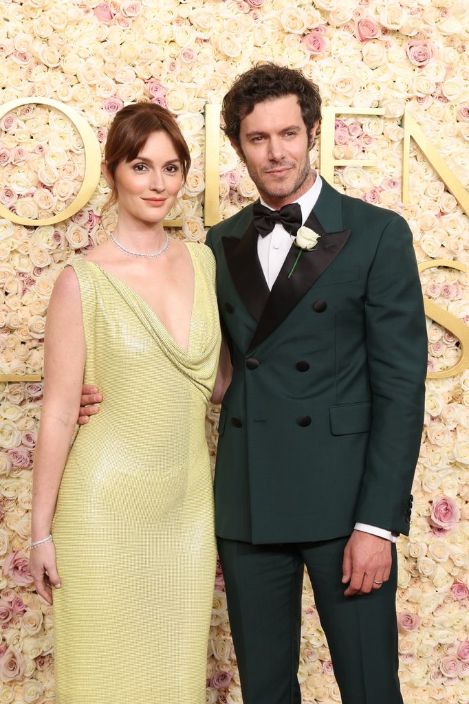 Leighton Meester y Adam Brody en los Globos de Oro 2025