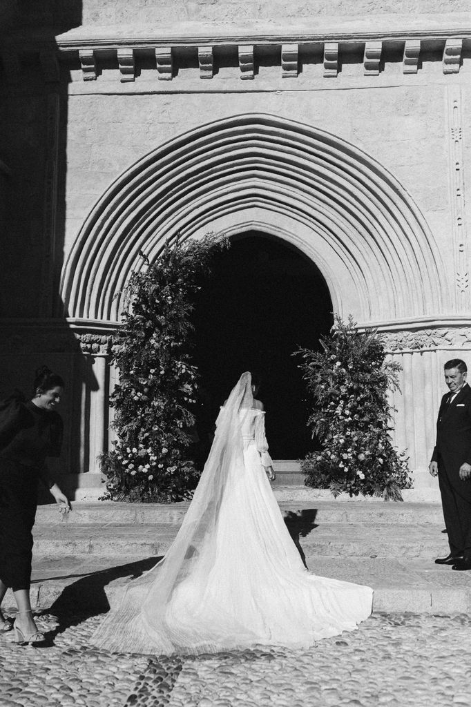 Entrada de la novia en la iglesia
