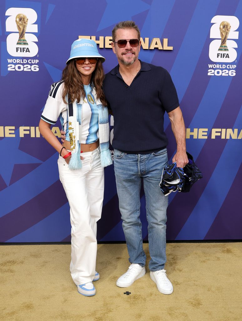 Luciana Damon y Matt Damon a su llegada al estadio para la final del Mundial 2026.