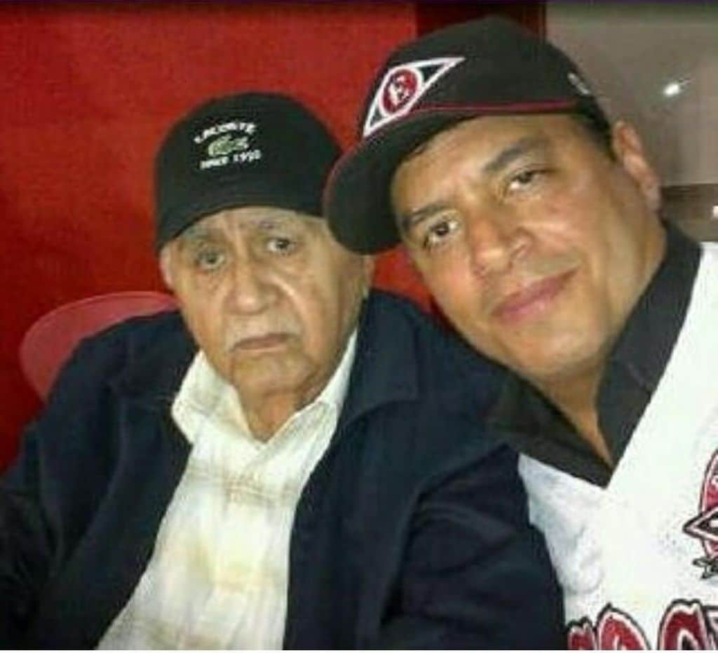 Daniel Sarcos recordó a su padre en su quinto aniversario luctuoso.