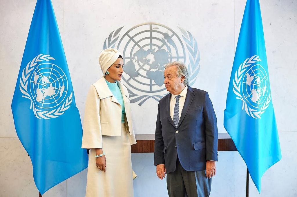 La jequesa Moza Bint Nasser compartió un estrecho encuentro con el Secretario General de la ONU en 2023