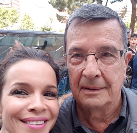 Carme Chaparro con su padre