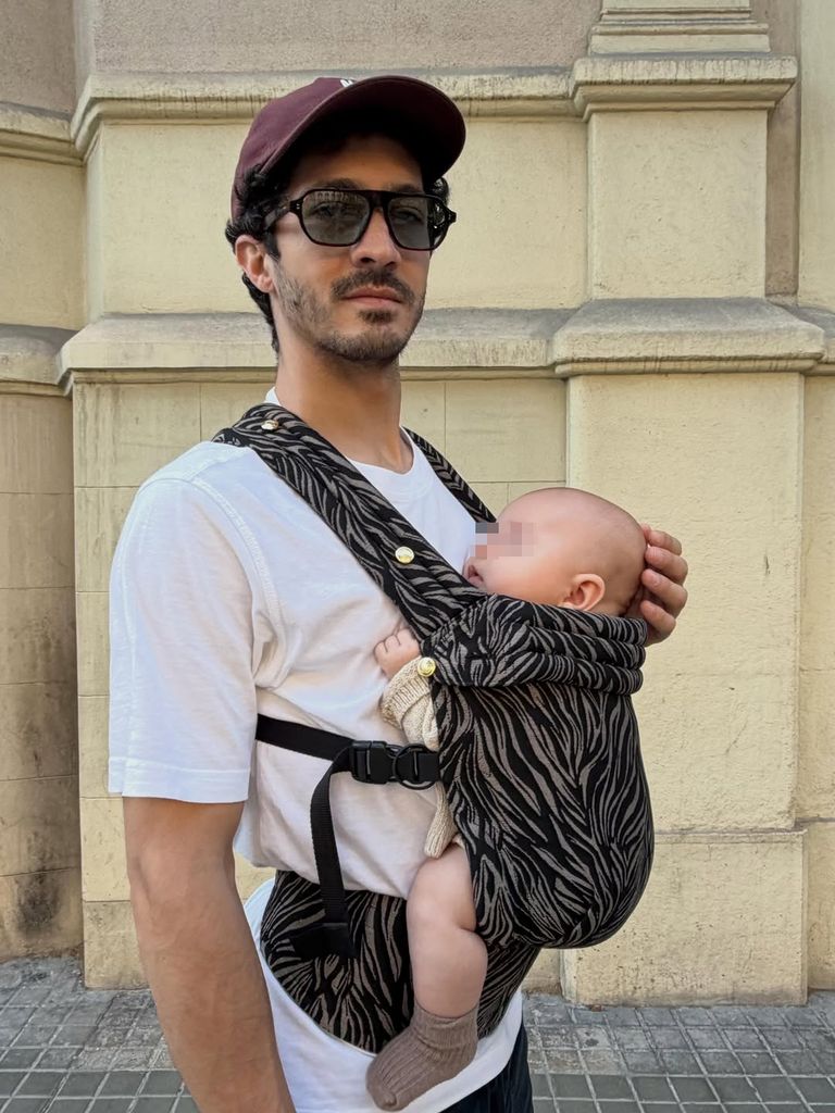Chino Darín celebró su primer Día del Padre en Argentina compartiendo esta tierna imagen junto a su hijo Dante, nacido el pasado febrero de su relación con Úrsula Corberóv
