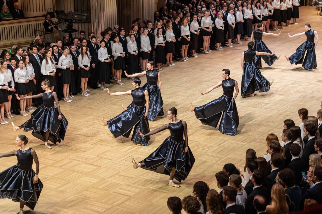 Los bailarines ensayando sus números en la edición del  año pasado