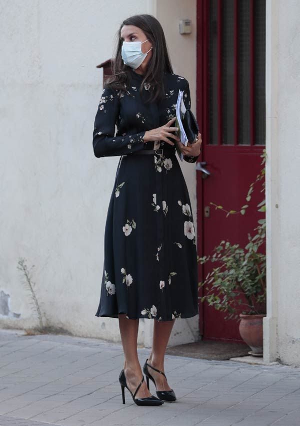 Reina Letizia con vestido de flores