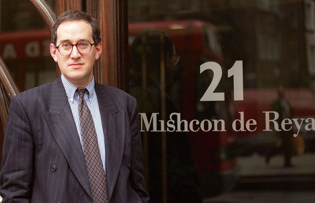 El abogado Anthony Julius de Mishcon de Reya representó a la princesa Diana en su divorcio del entonces príncipe Carlos, el cual concluyó en agosto de 1996.